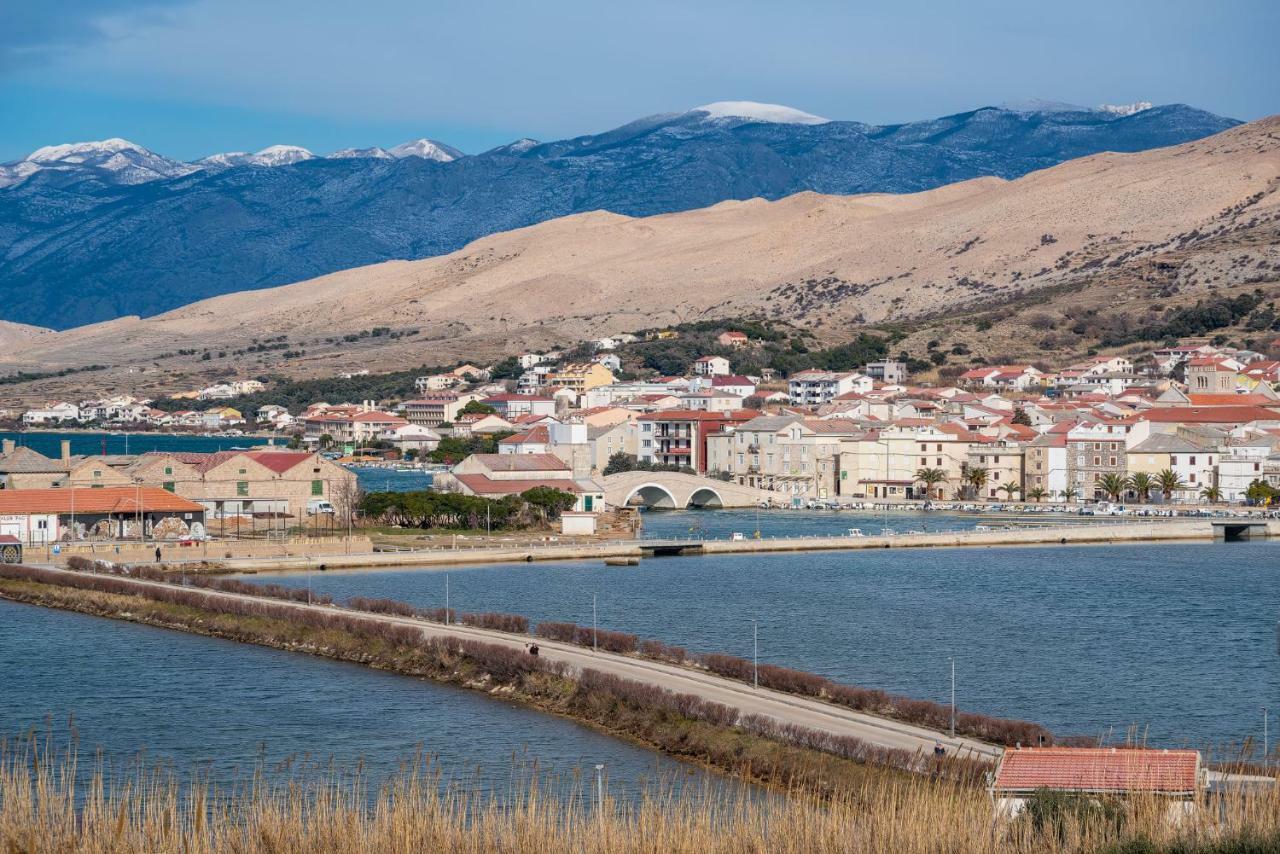 Apartmani Matej B Pag Town Buitenkant foto